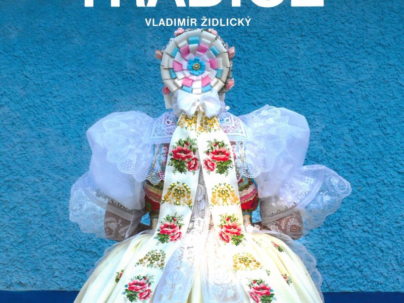 Nová publikace - LIDÉ, KROJE, TRADICE